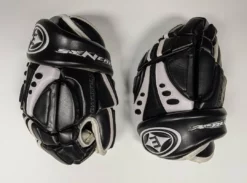 Easton Junior Synergy 700 Hockey Gloves